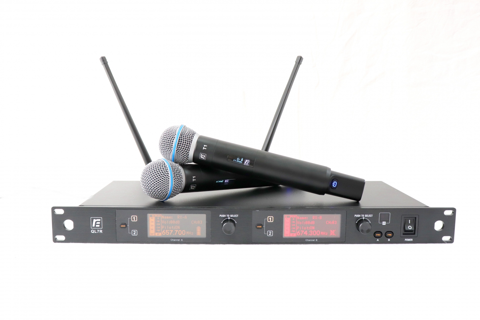 RFIntell QL7R/T1-B 720,500-754,000 МГц 2-канальная радиосистема с 2-мя ручными микрофонами в Пласте